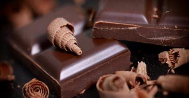 К чему снится шоколад: толкование по различным сонникам